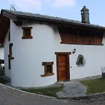 La Tour * Nus