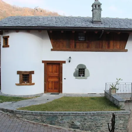 Villa La Tour Nus